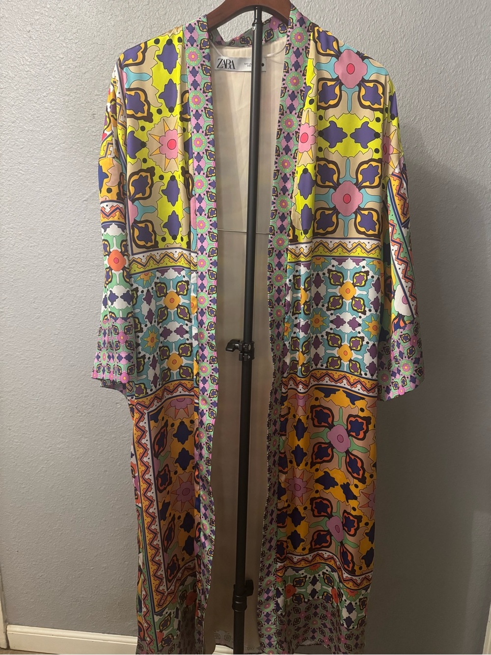 Colorful Kimono Robe by ZARA Size small Oversized Brand New Silky Satin Feel